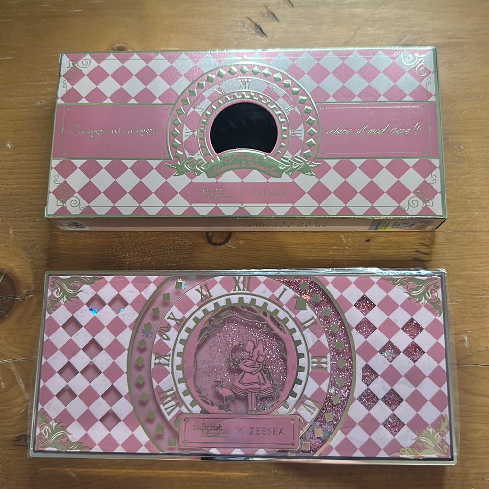 ZEESEA ALICE IN WONDERLAND BRITISH MUSEUM PALETTE w/PINK GLITTER Dreamland